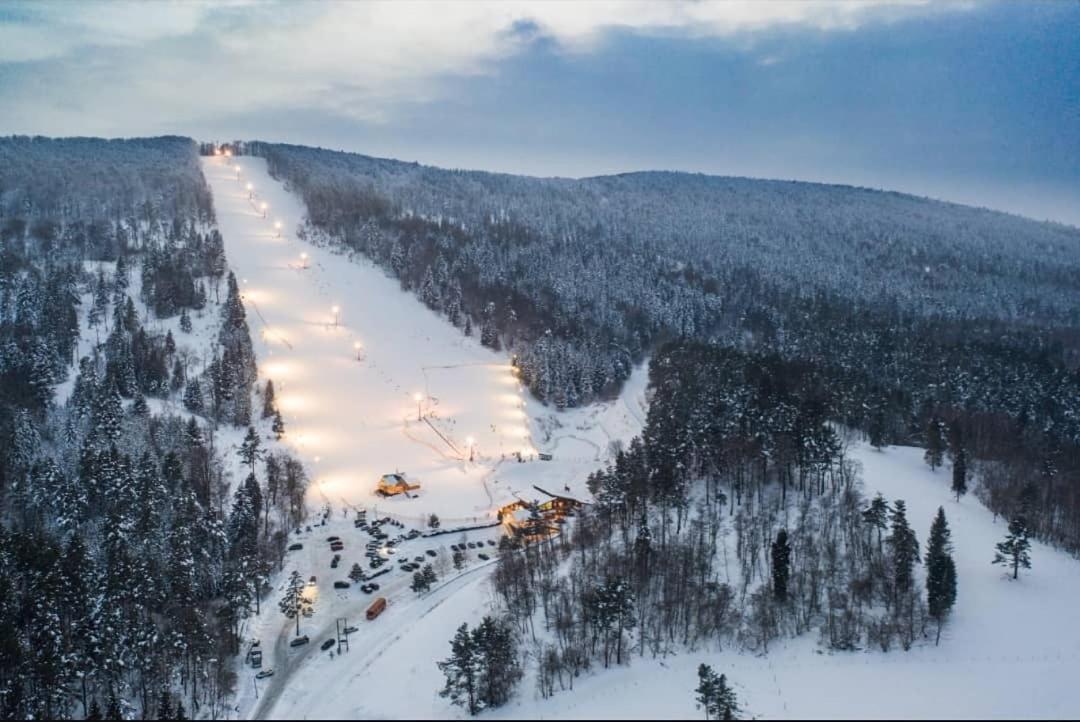 Pensjonat Laworta Ski Ustrzyki Dolne Eksteriør bilde